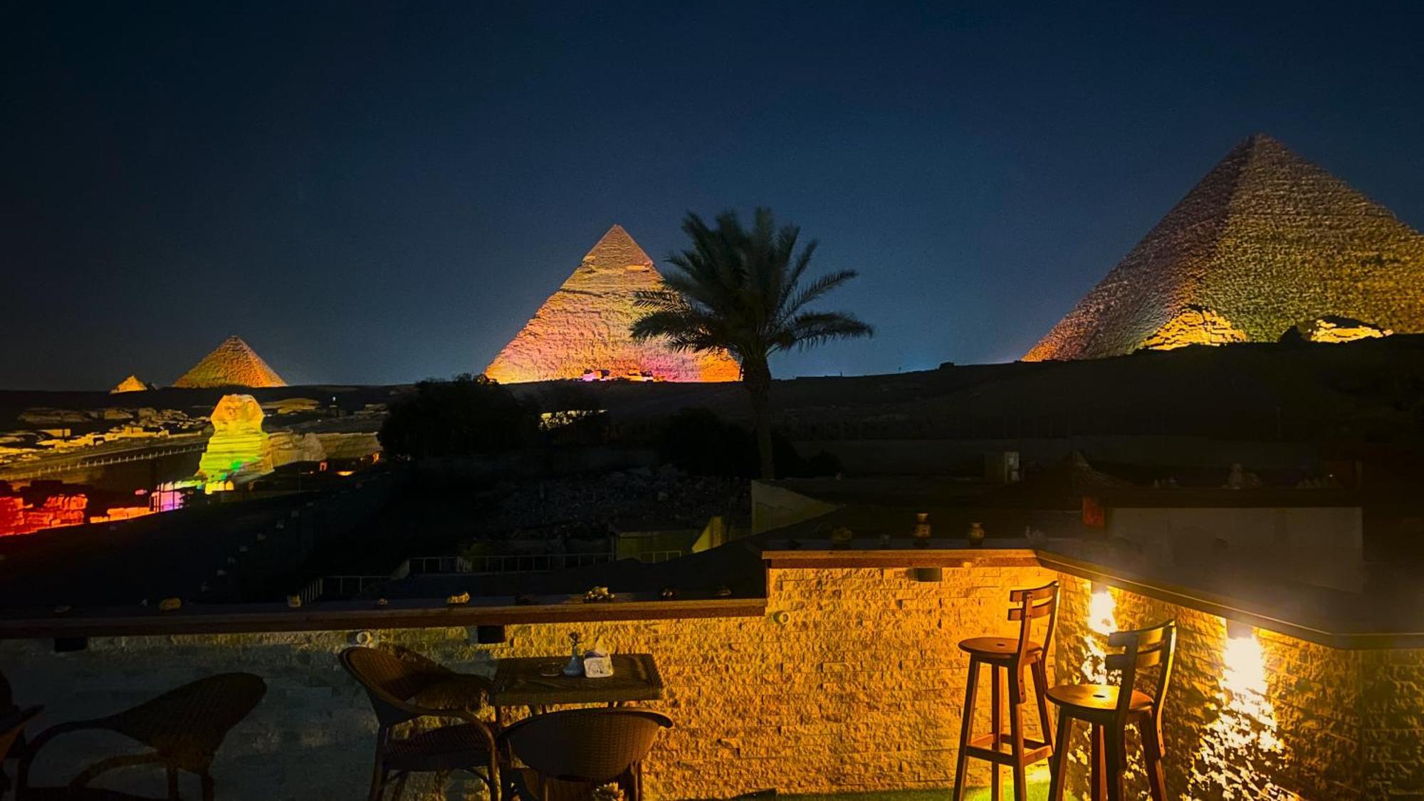 Couette-café Seven Pyramids Panoramic View