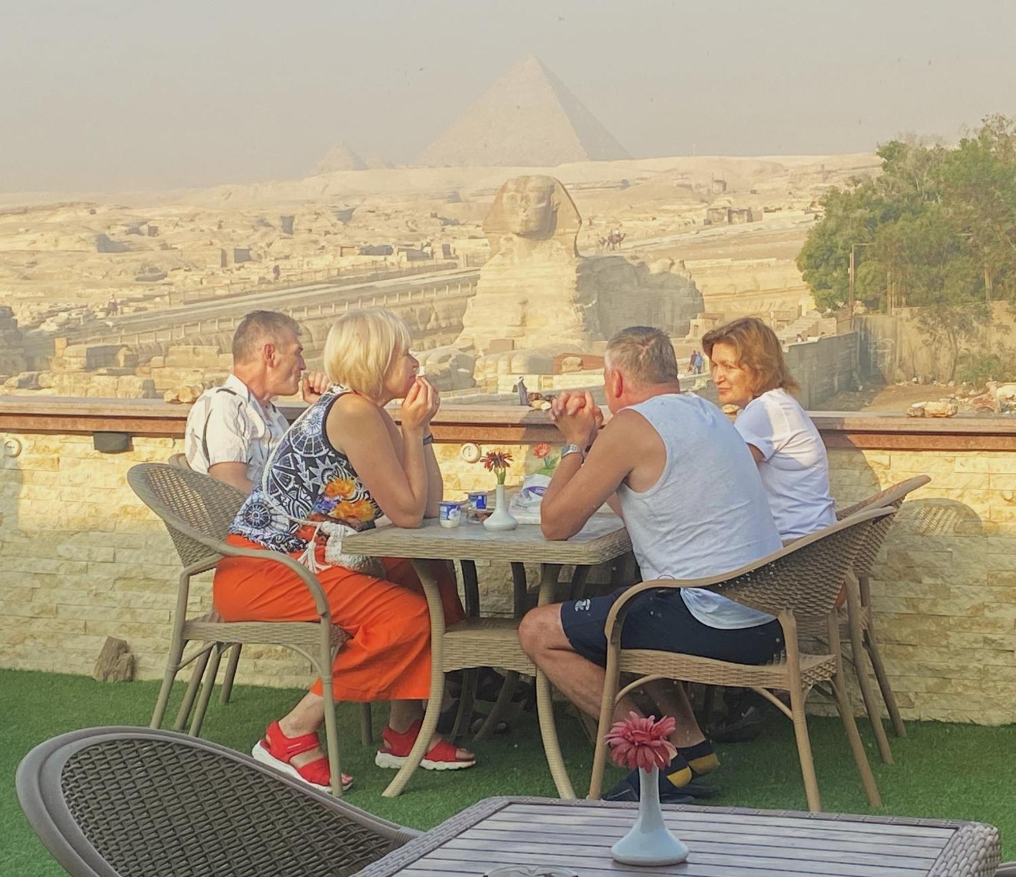 Seven Pyramids Panoramic View Frühstückspension Kafret el-Gabal